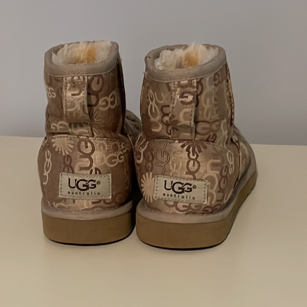 Euc Mini Uggs - image 2
